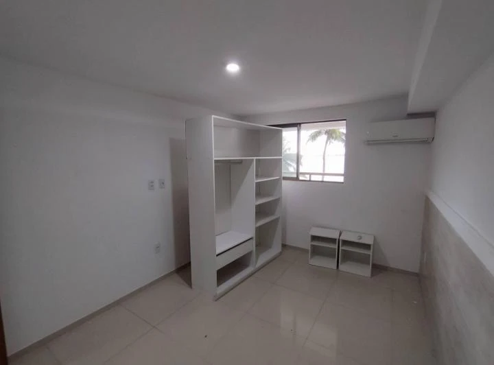 Furnished 1-bedroom apartment with open-plan kitchen — photo 3