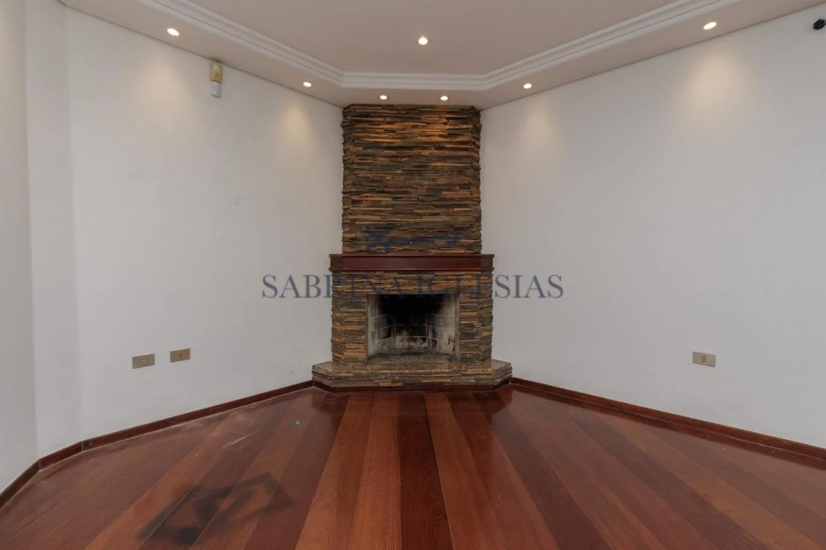 4-bedroom house with a grill on the balcony in Curitiba — photo 15