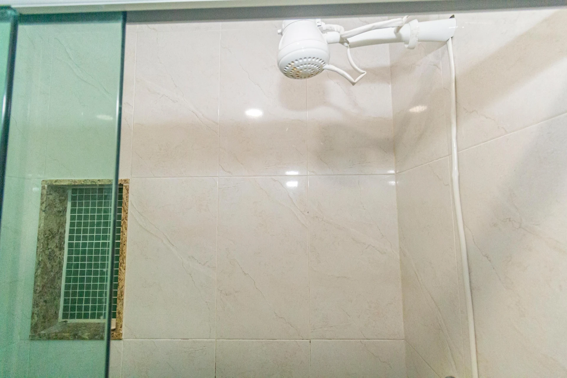 Apartamento mobiliado com 4 quartos e 3 banheiros — photo 60