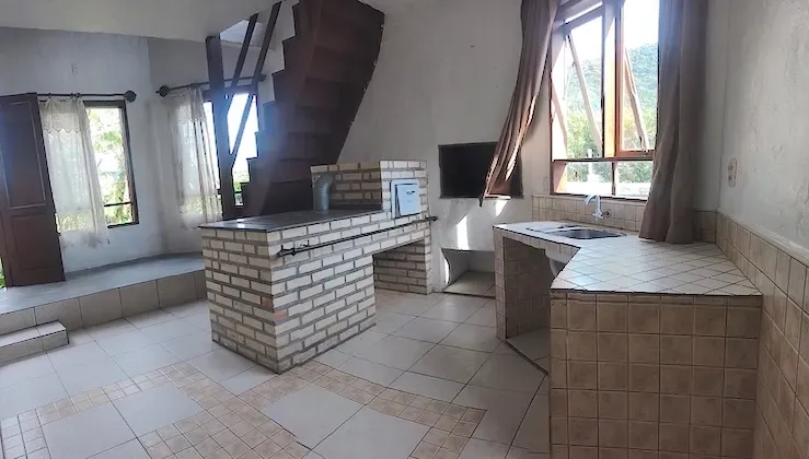 One-bedroom house with a fireplace in Florianópolis — photo 11