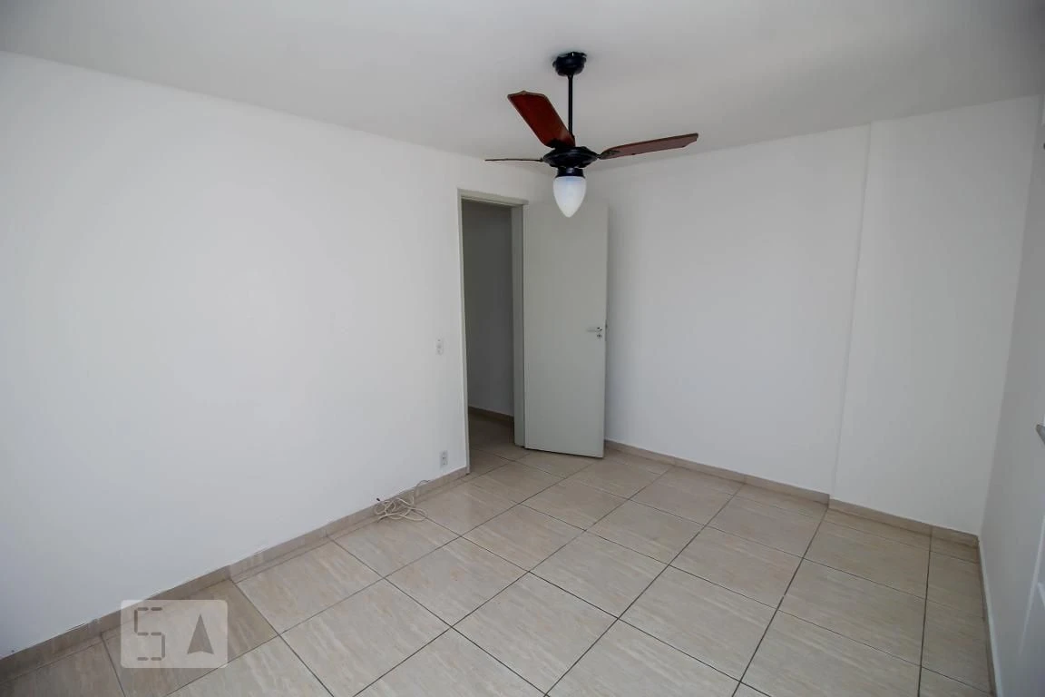 One-bedroom apartment with a mountain view in Rio de Janeiro — photo 14