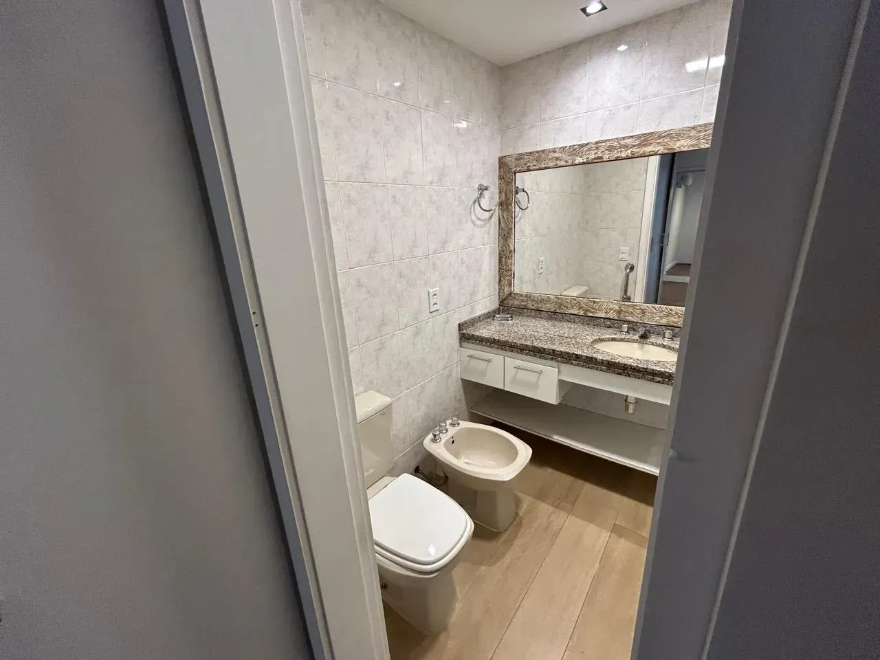Apartment for rent with 4 bedrooms and 4 bathrooms — photo 19