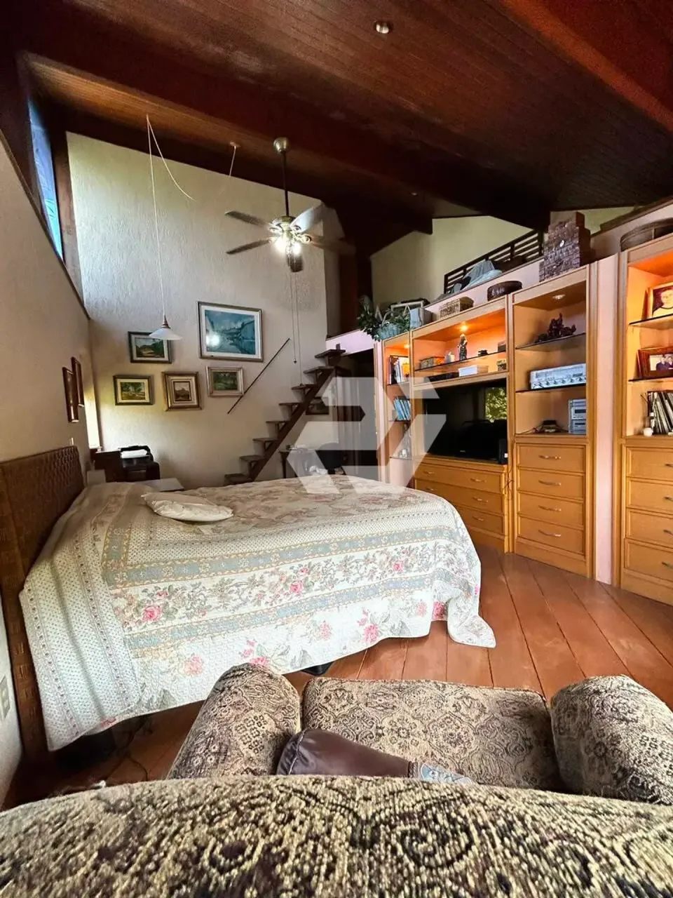 4-bedroom house with 5 bathrooms and 5 parking spots — photo 18
