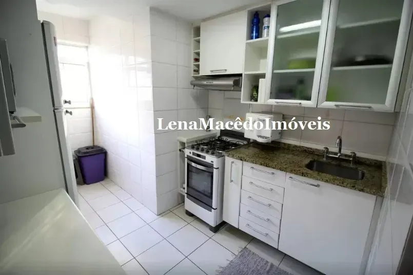 Unfurnished apartment with balcony and 2 parking spaces — photo 31