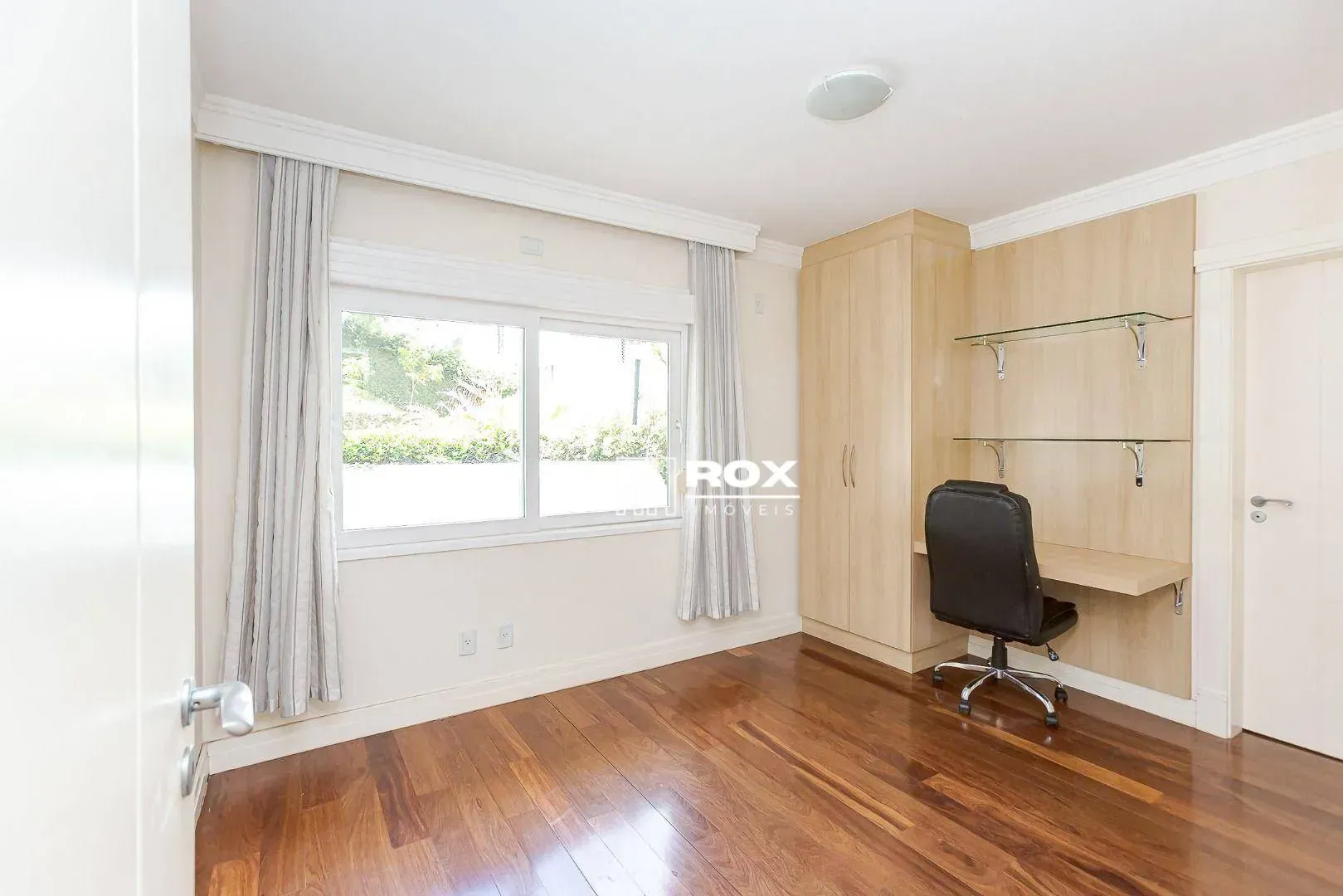 Unfurnished 598 m² house with 6 parking spaces — photo 39