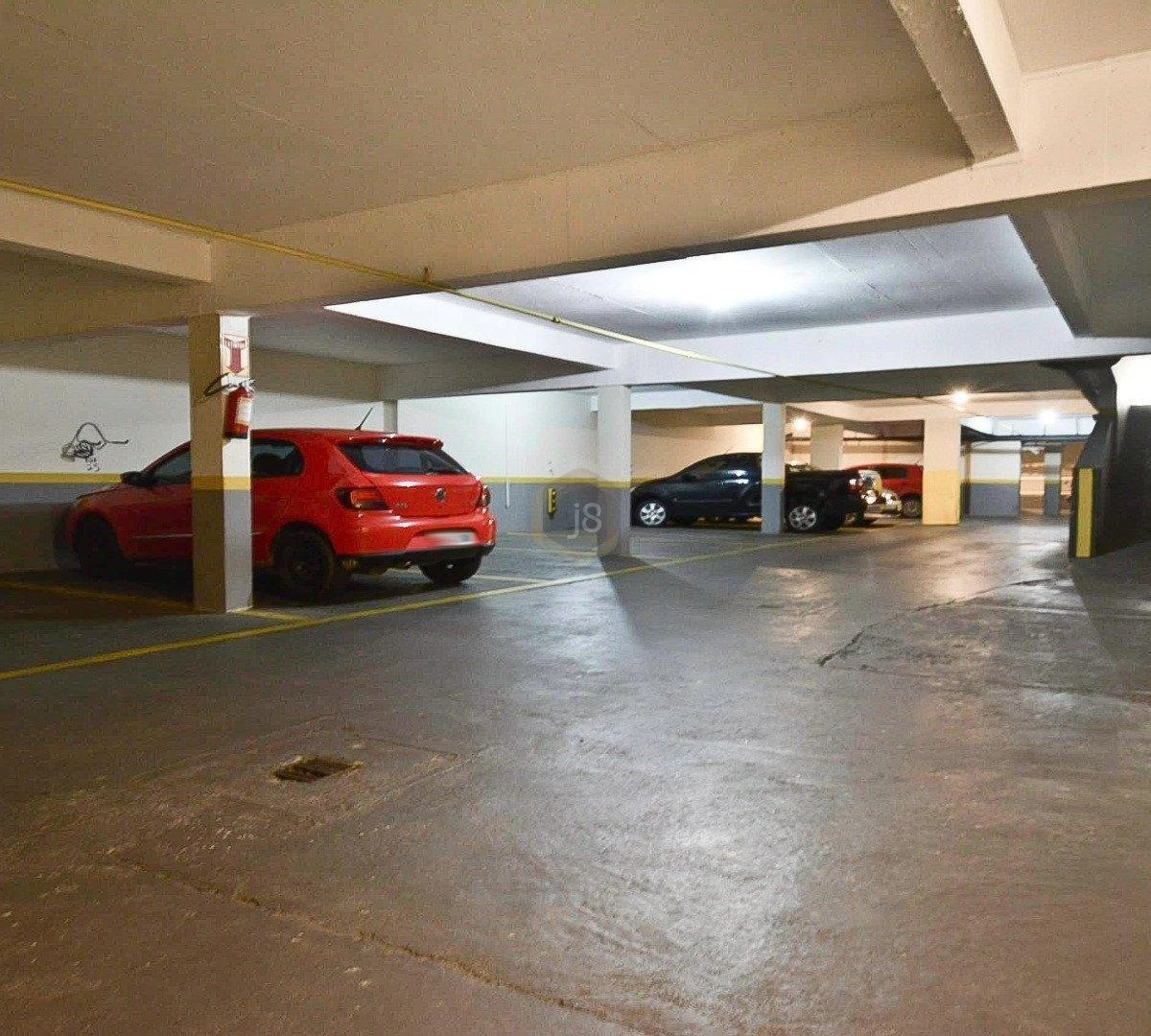 Unfurnished 1-bedroom apartment with 81 m² and parking — photo 8