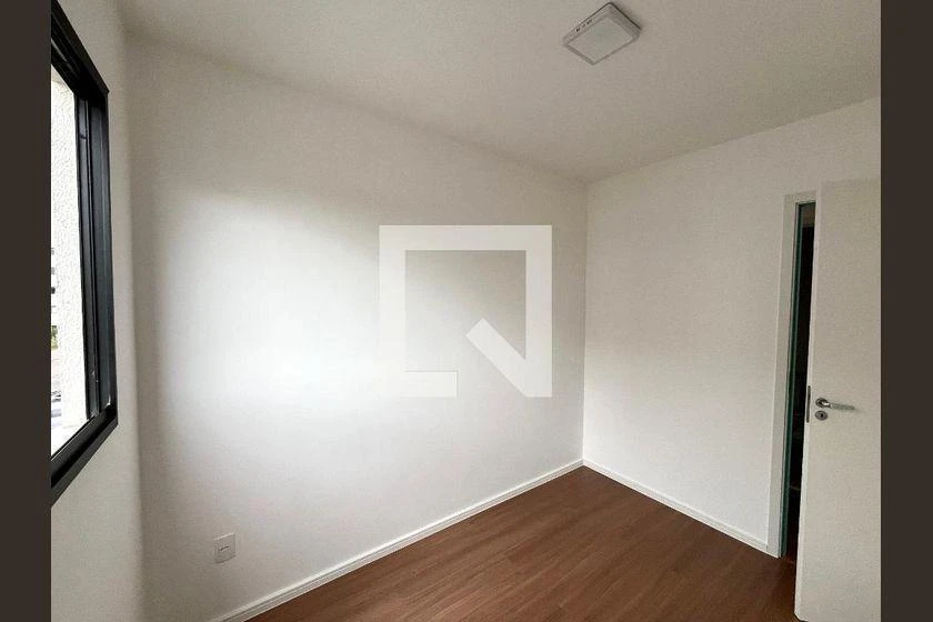 2-bedroom apartment with wood or laminate floors — photo 10