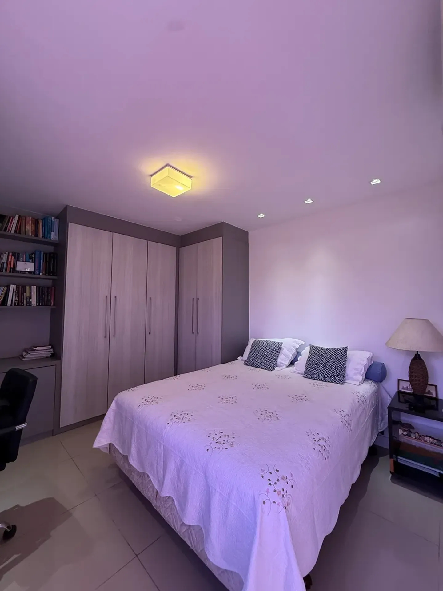 4-bedroom apartment in a building with a sauna — photo 20