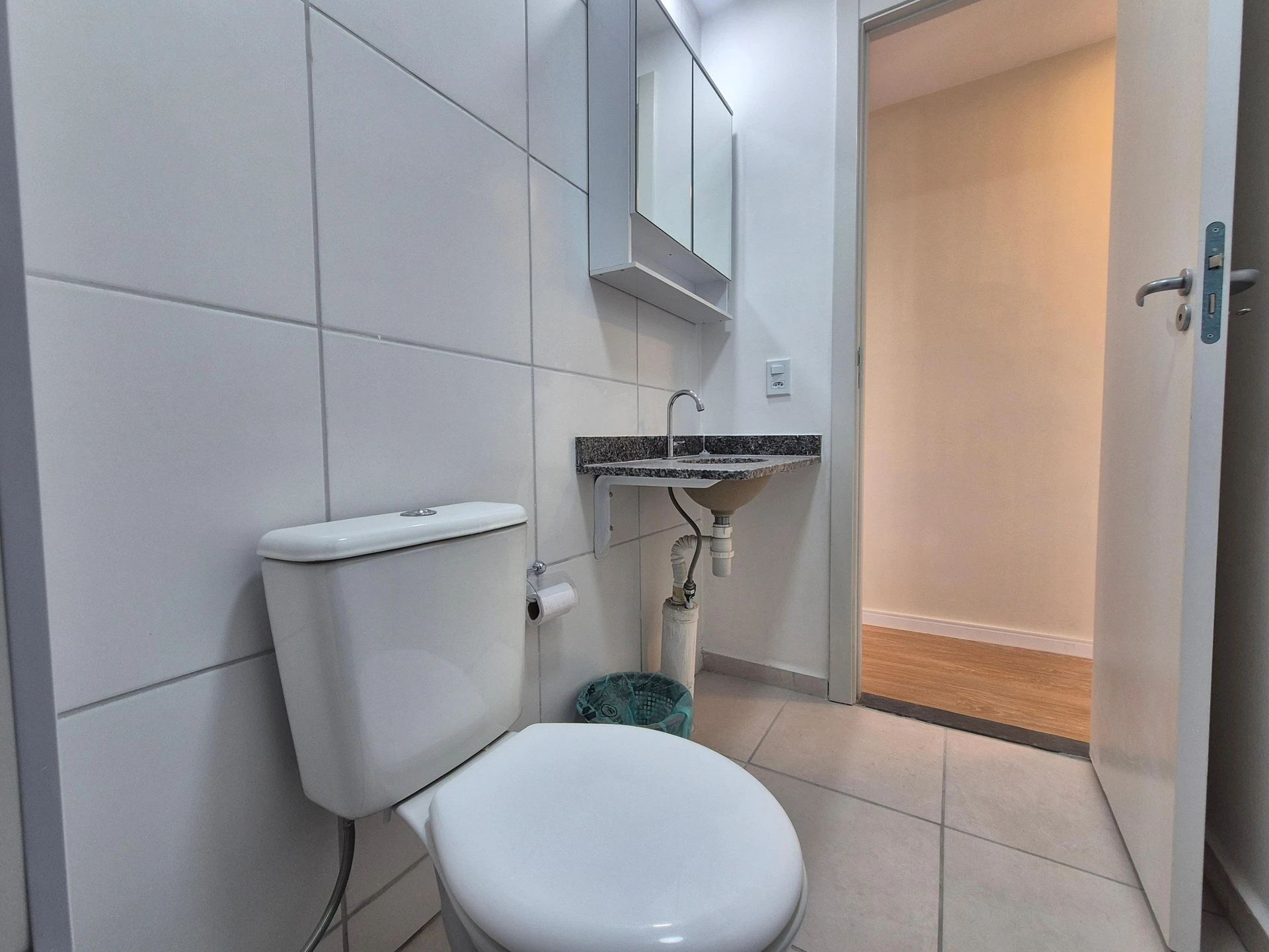 Apartamento com 3 quartos, 2 banheiros e varanda — photo 36