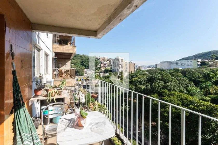 2-bedroom apartment with a mountain view in Rio de Janeiro — photo 5