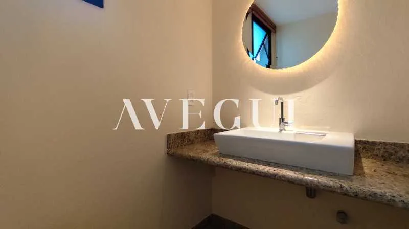165 m² apartment with 3 bedrooms, 5 baths, and balcony — photo 24