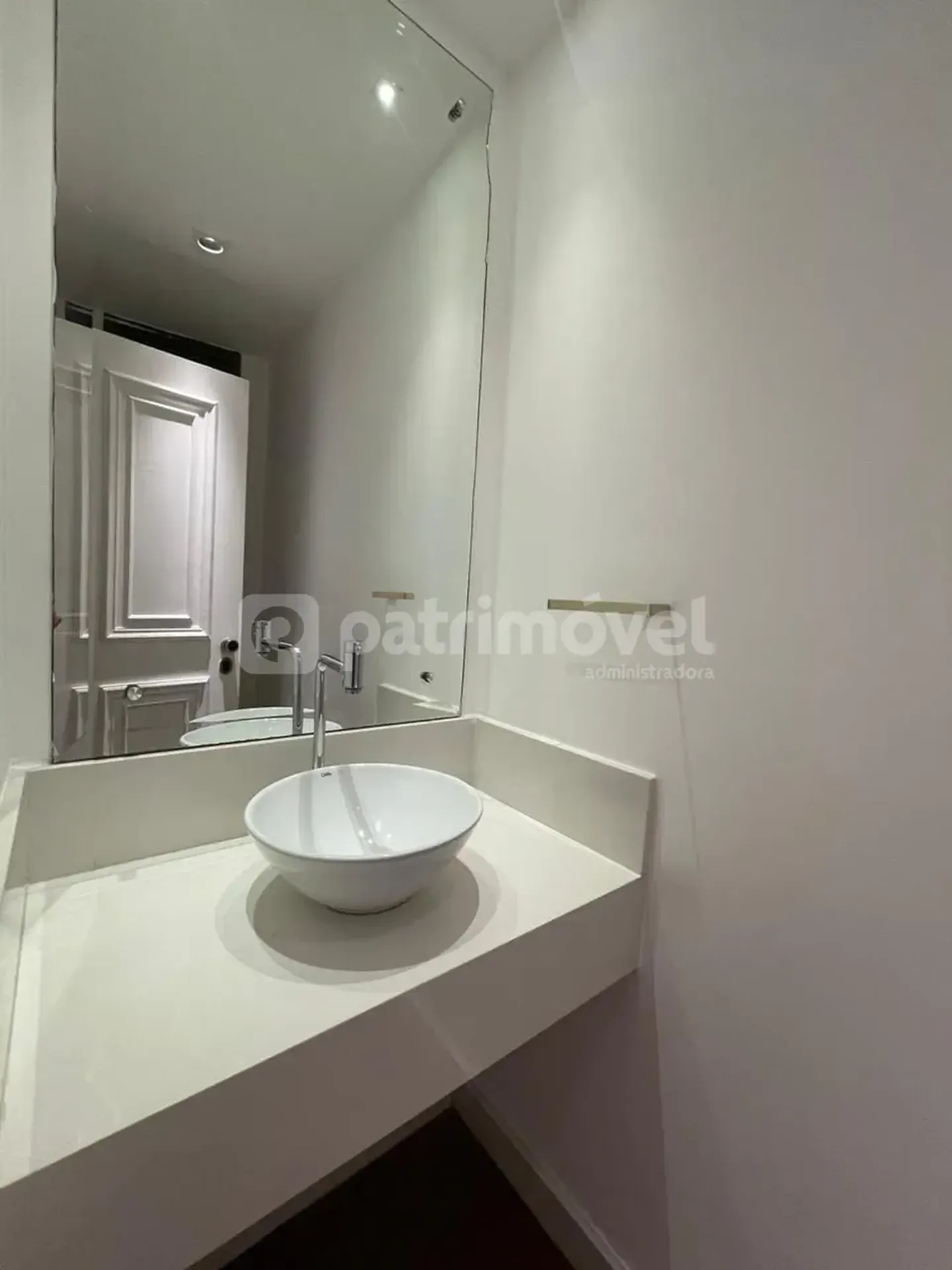 4-bedroom apartment with pool and 3 parking spaces — photo 54