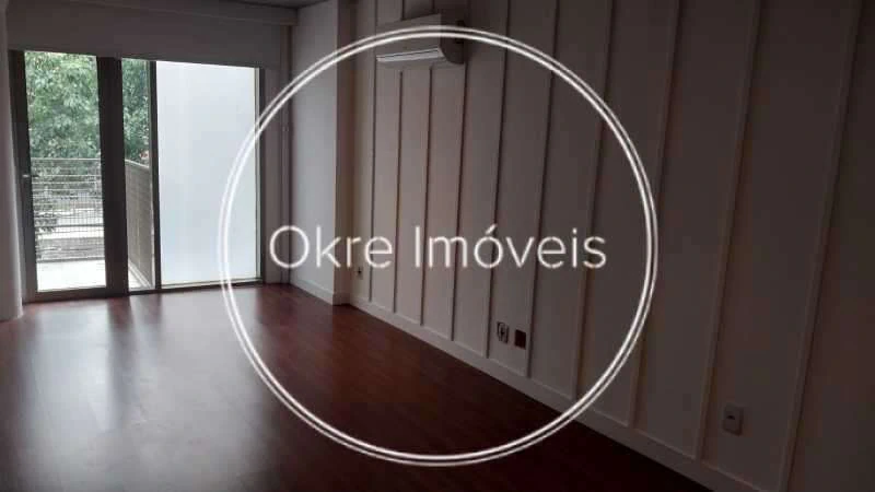 4-bedroom apartment with an open kitchen and stove — photo 6