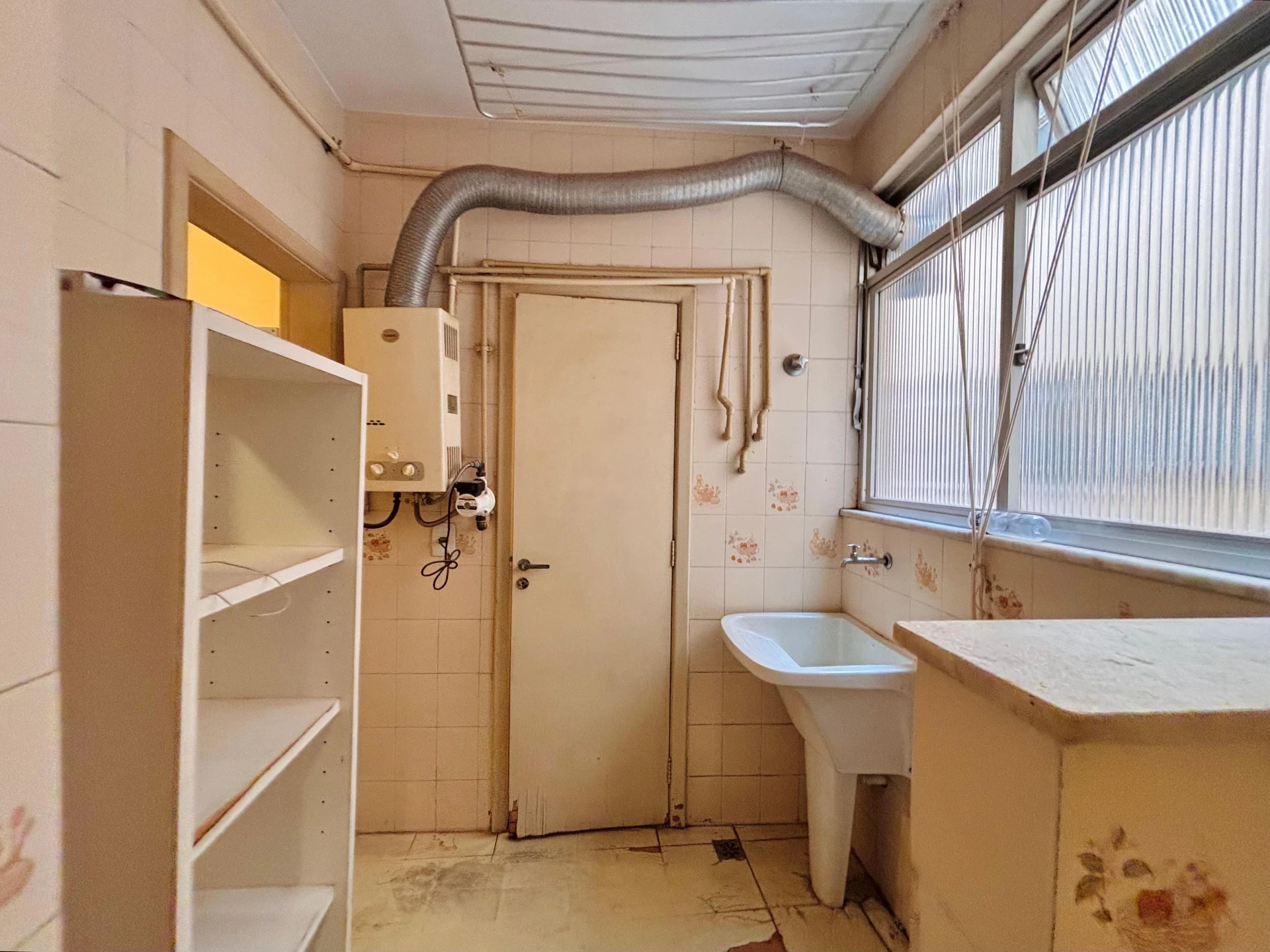 Нежитловий до ремонту апартамент: 2 спальні й 1 ванна — photo 18