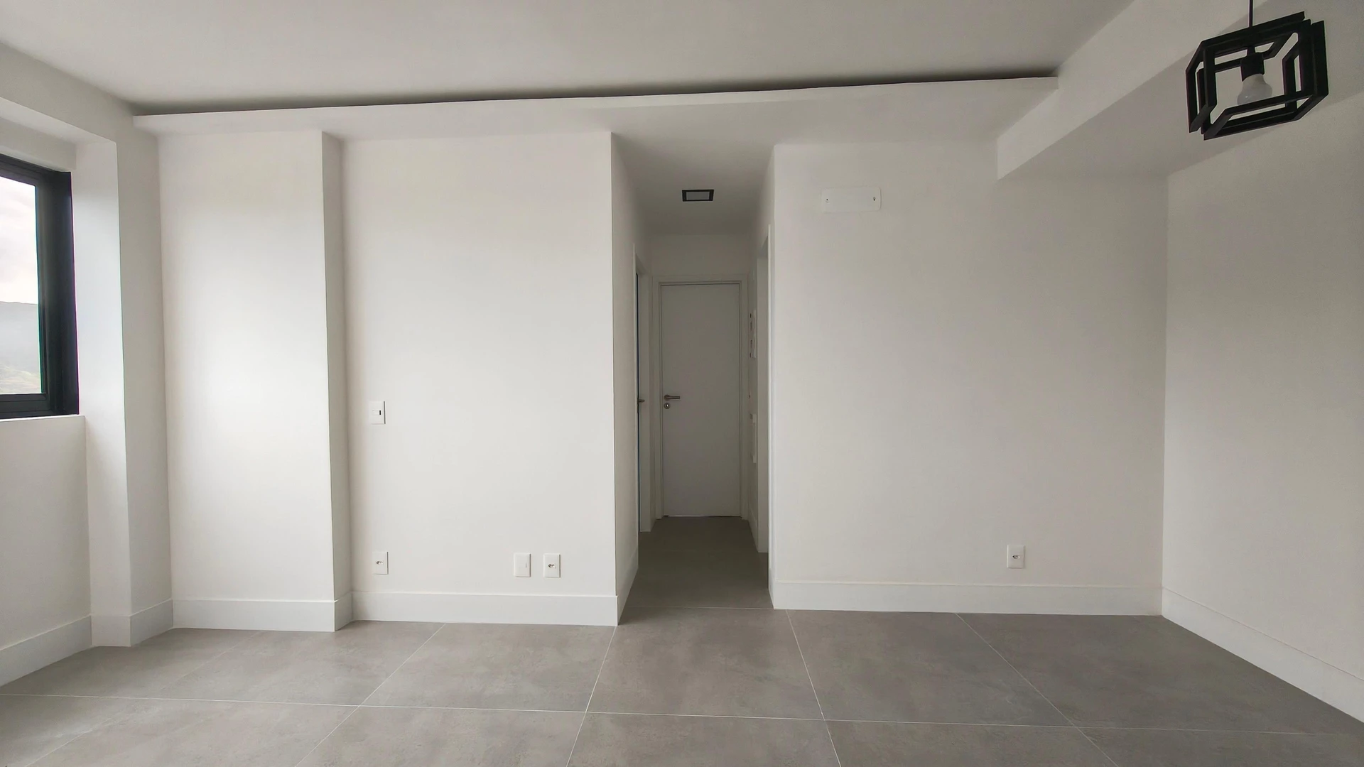 Unfurnished apartment with 2 bedrooms and open-plan kitchen — photo 24
