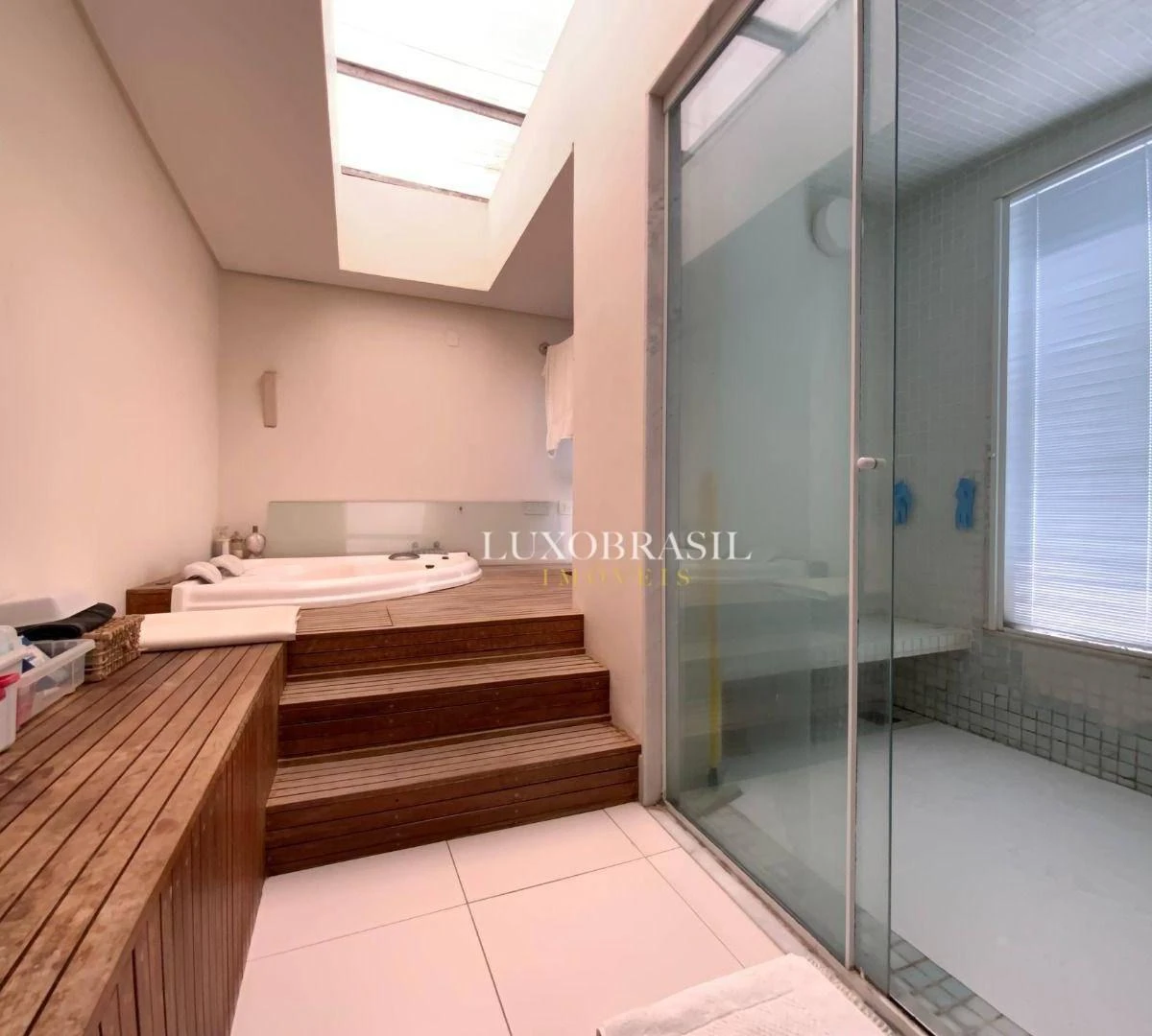Apartment with 4 suites and access to shared pool — photo 39