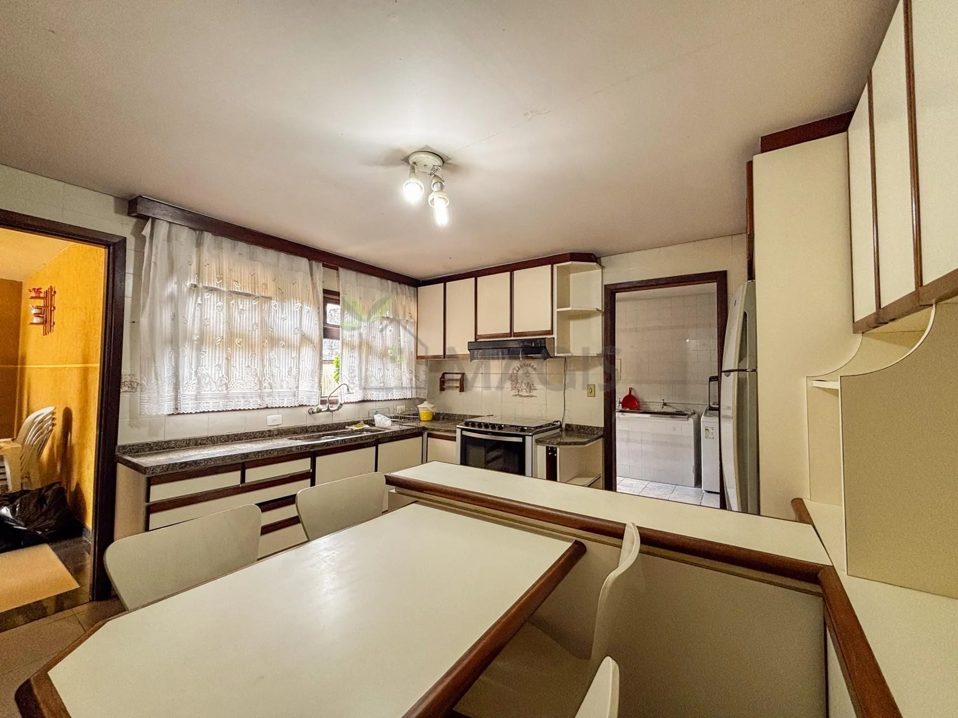 House with 5 bedrooms and 13 parking spaces across 2 floors — photo 55
