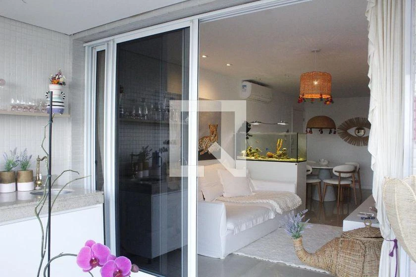 Furnished apartment, 115 m², with a glass-enclosed balcony — photo 10
