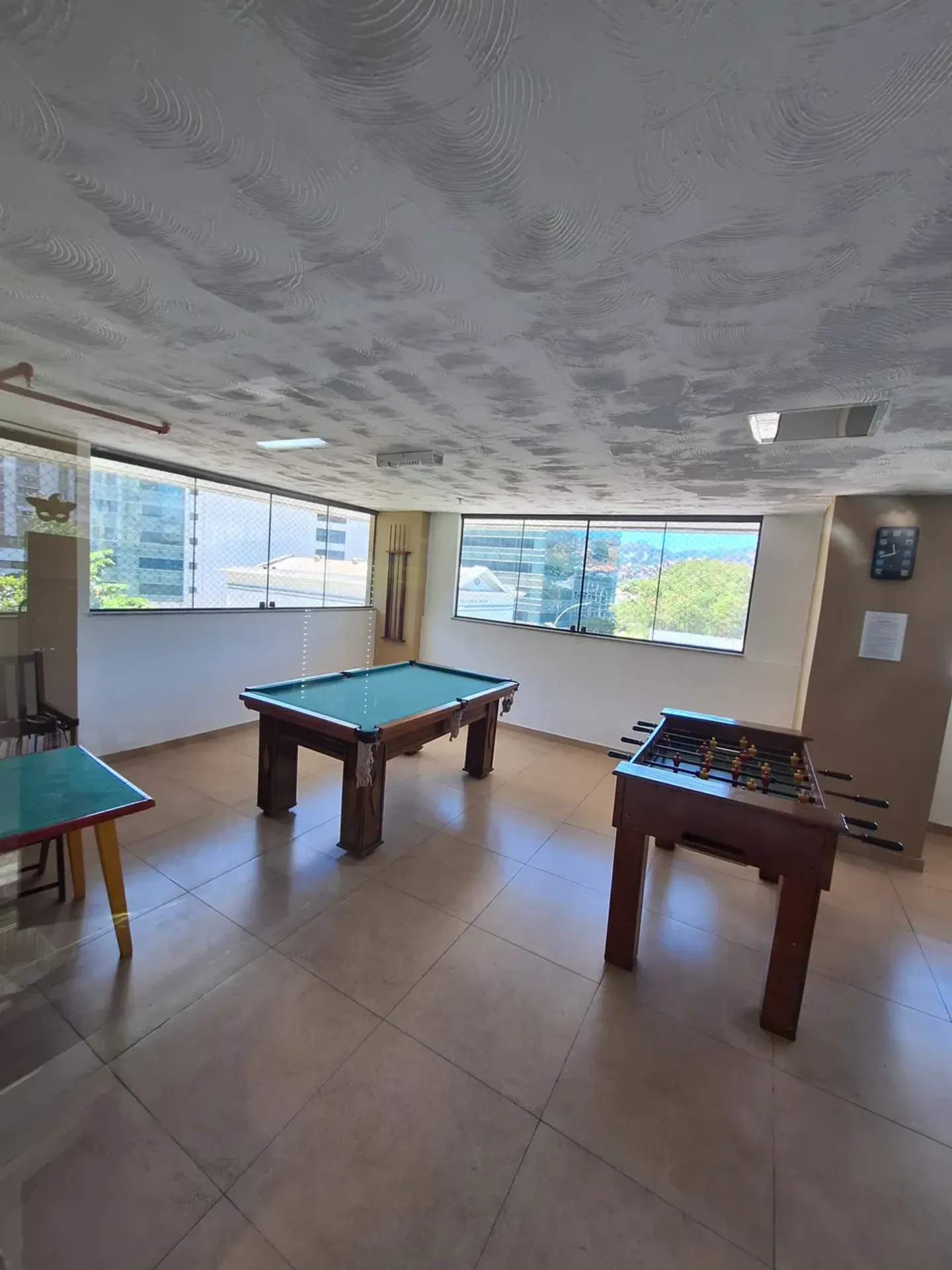 2-bedroom apartment in a building with a gym — photo 20