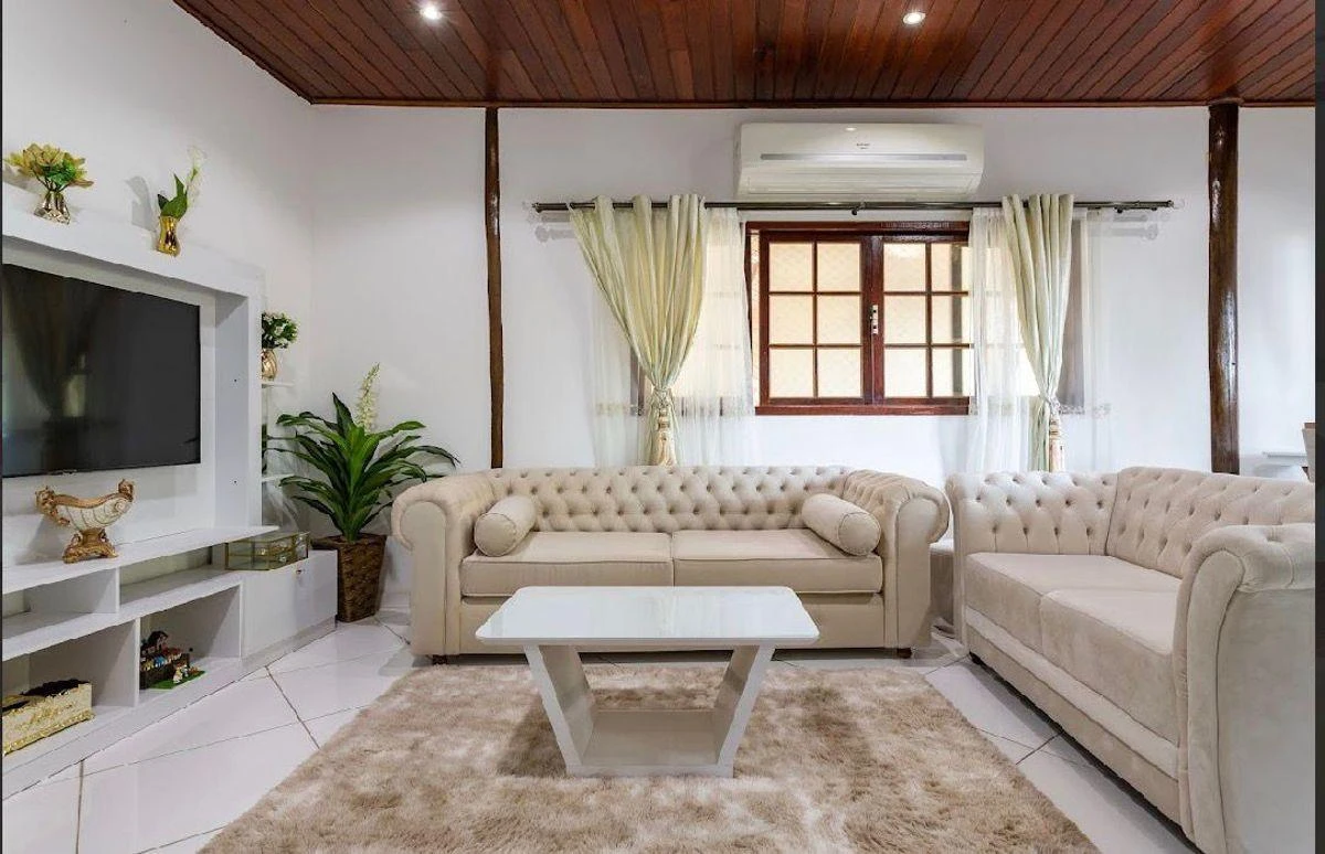 House with 8 bedrooms and 5 en-suites, 1500 m² — photo 7