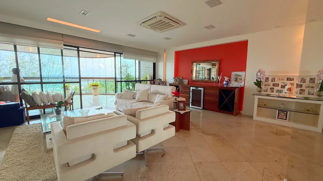 Apartamento no 2º andar com banheira