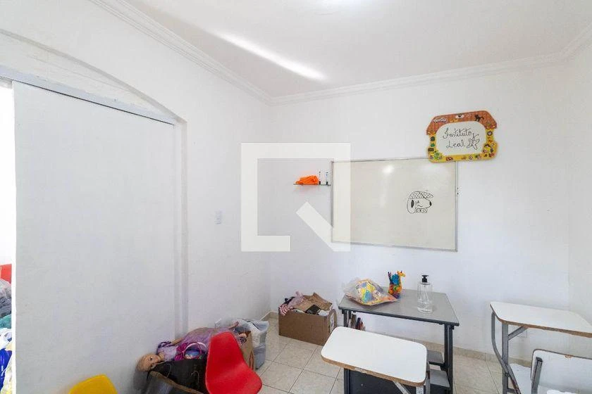 Casa com 3 quartos e 2 banheiros, 160 m² — photo 27