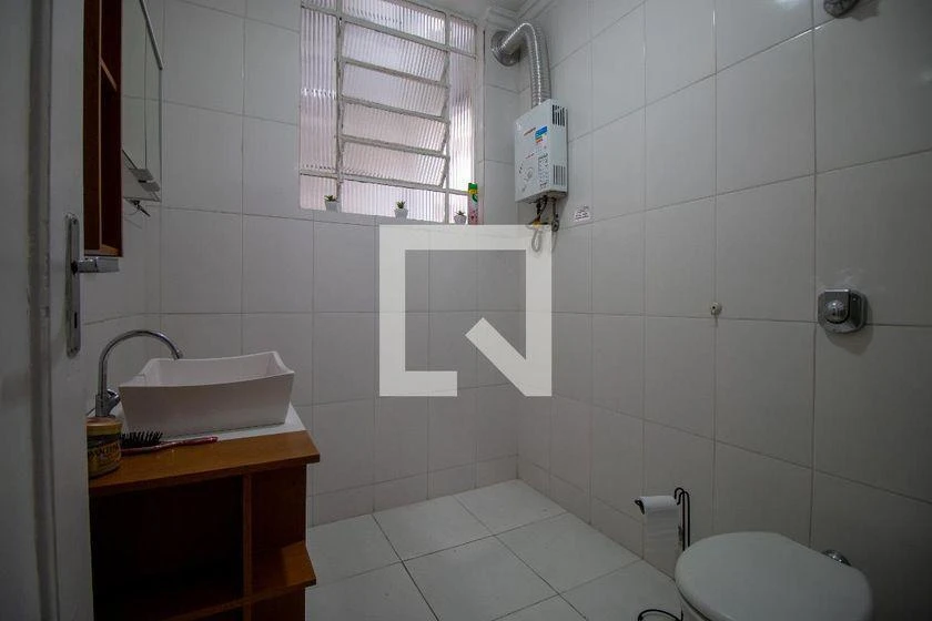 Квартира з 2 спальнями та дерев'яною підлогою або ламінатом — photo 25