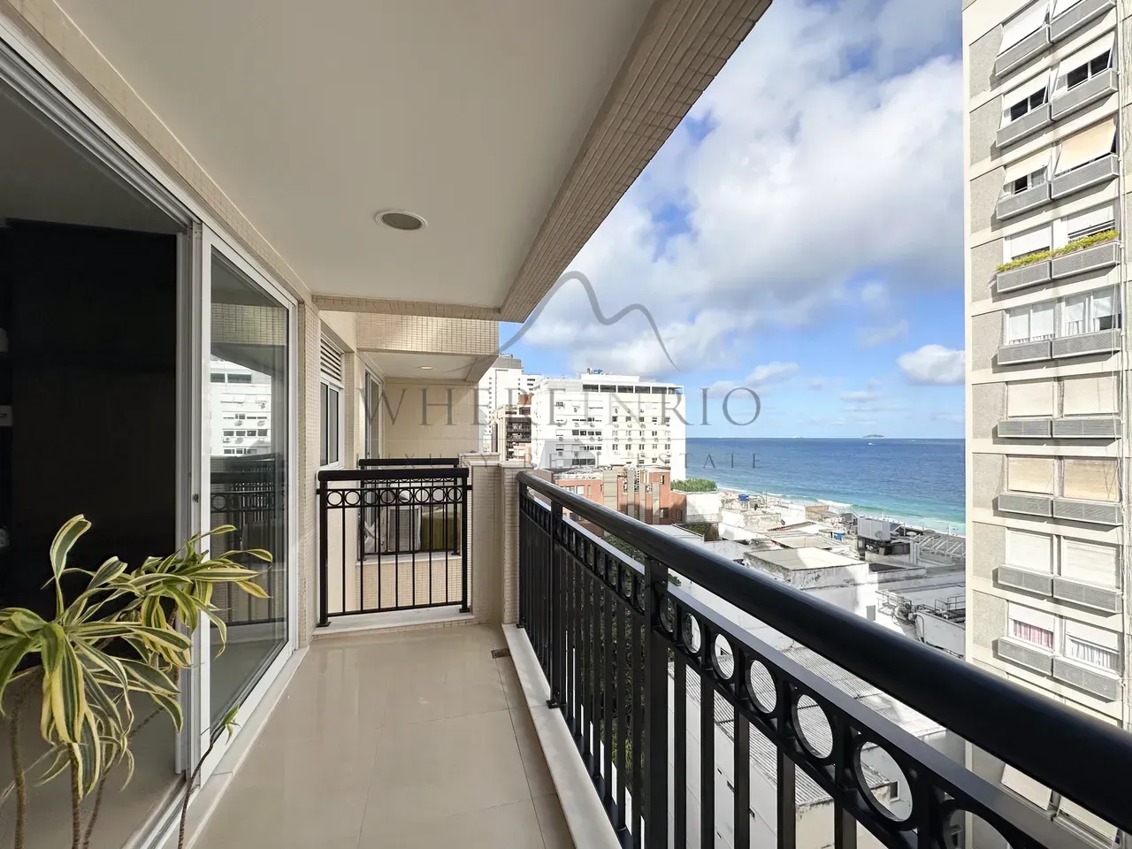 Furnished apartment with 2 bedrooms and water view — photo 8