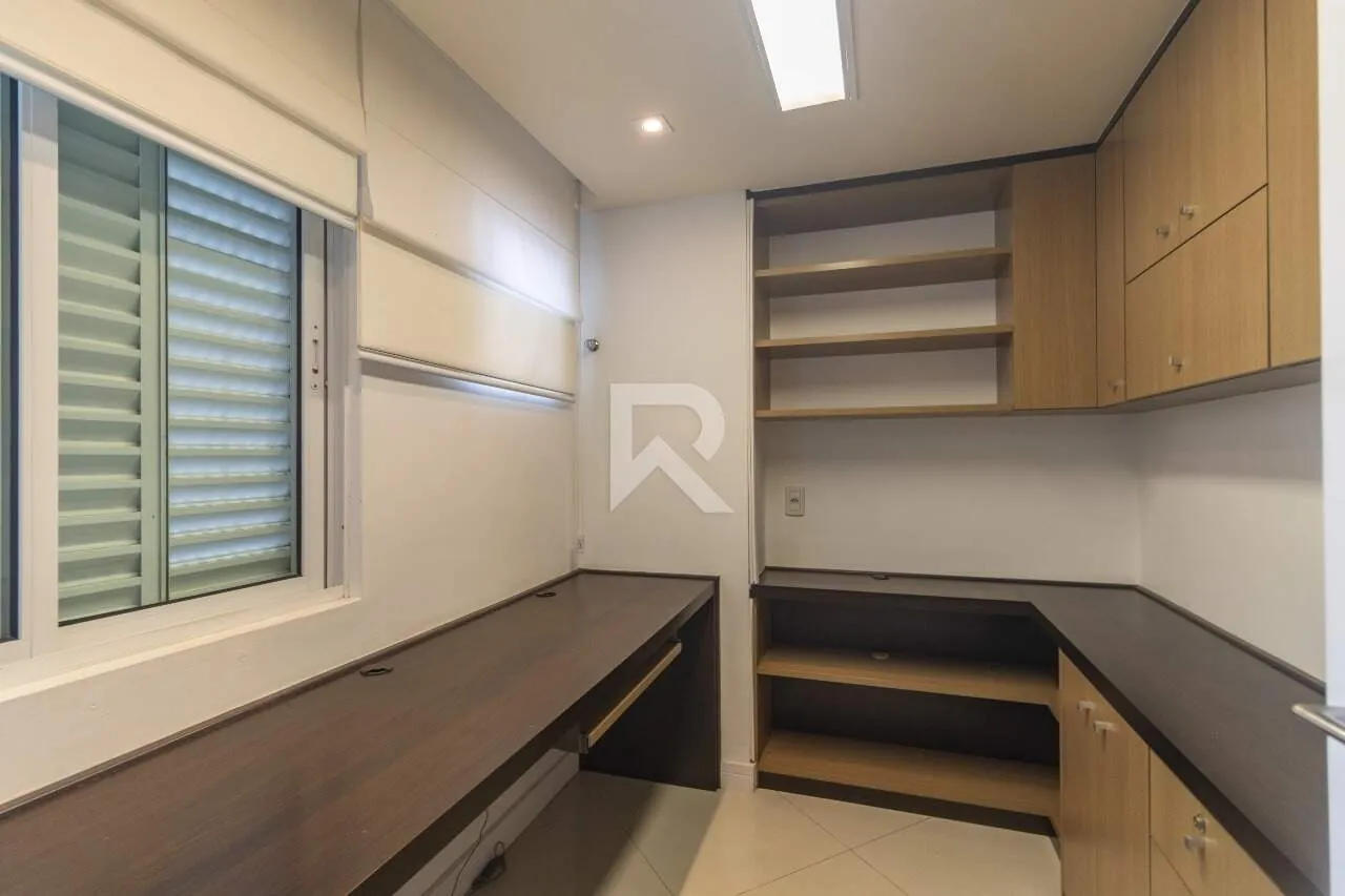 Apartment, 180 m², with floor-to-ceiling windows — photo 22