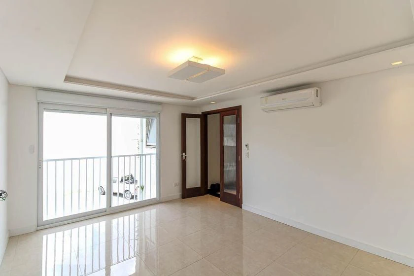 2-bedroom apartment with 2 bathrooms and 2 parking spots — photo 4