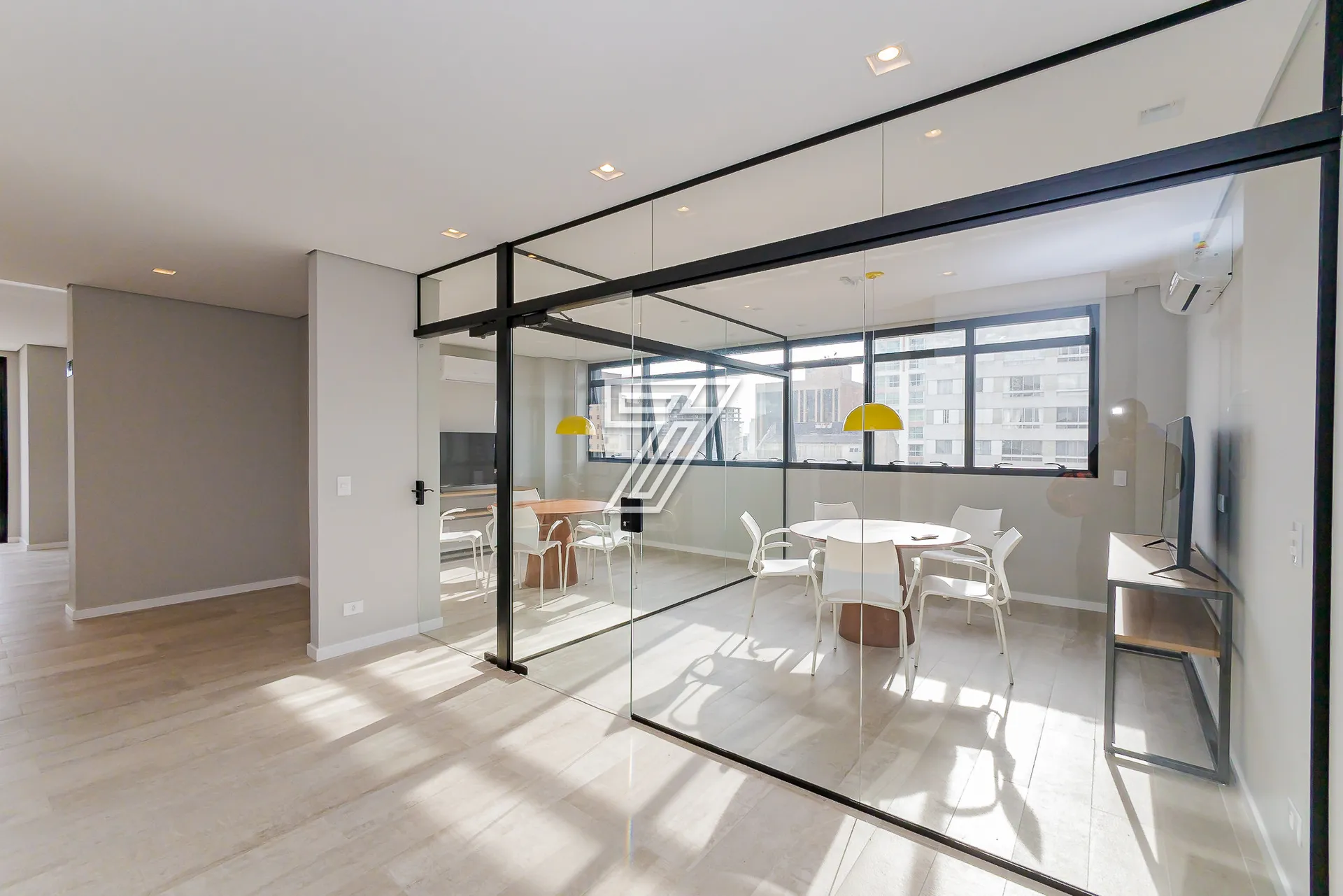 Floor-to-ceiling windows in a one-bedroom apartment, 29 m² — photo 20