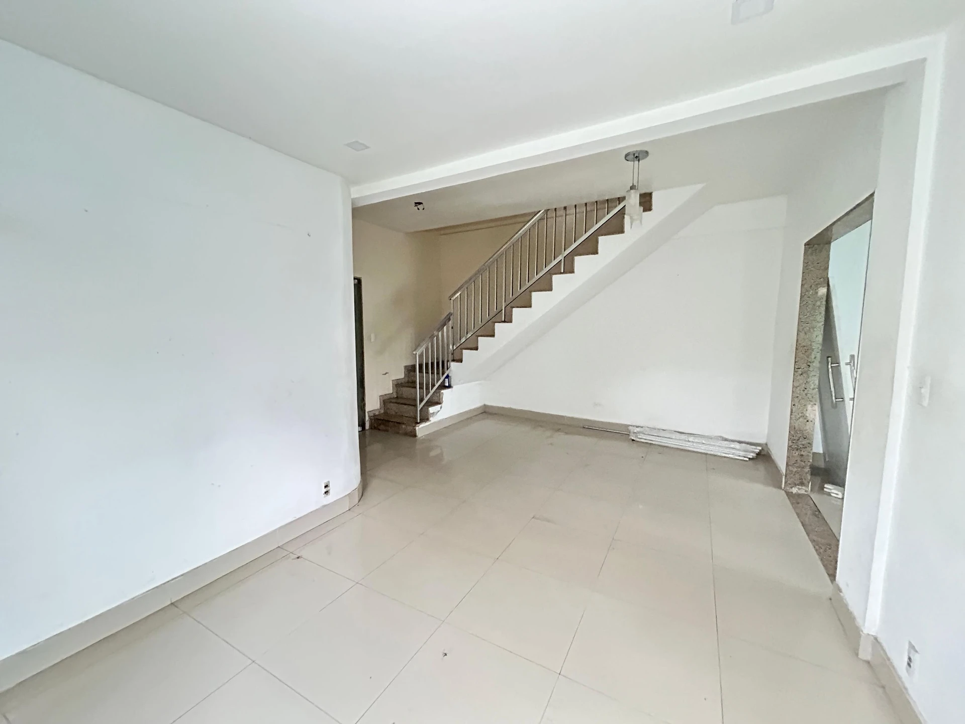 House, 300 m², with a walk-in closet — photo 47
