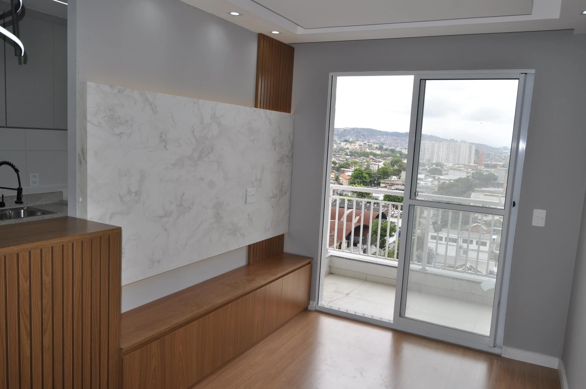 Unfurnished apartment with 2 bedrooms and an en-suite