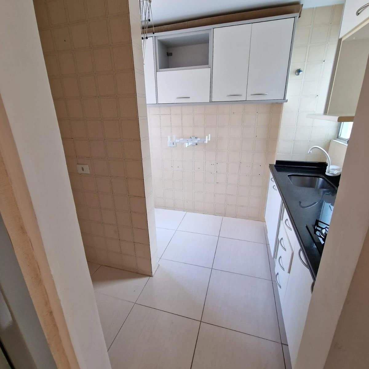 1-bedroom apartment with a separate kitchen — photo 2