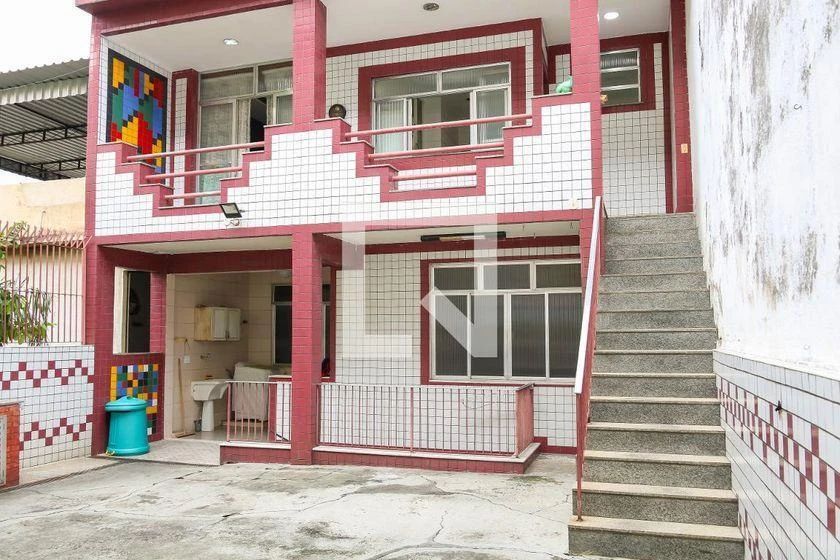 Furnished house with 4 bedrooms and 550 m² with air conditioning — photo 10