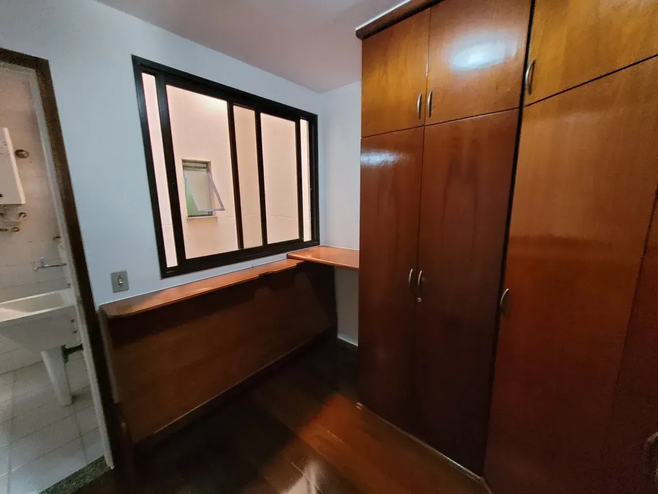 Apartamento de 2 quartos, varanda com janelas do chão ao teto — photo 2