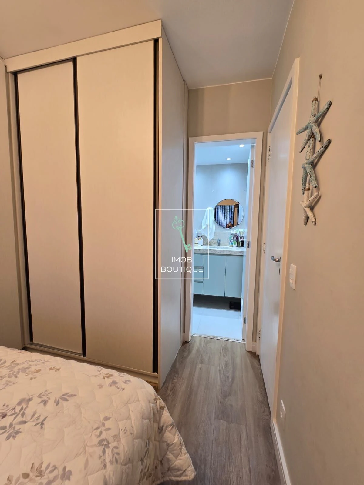 Furnished apartment, 88 m², with a glass-enclosed balcony — photo 6