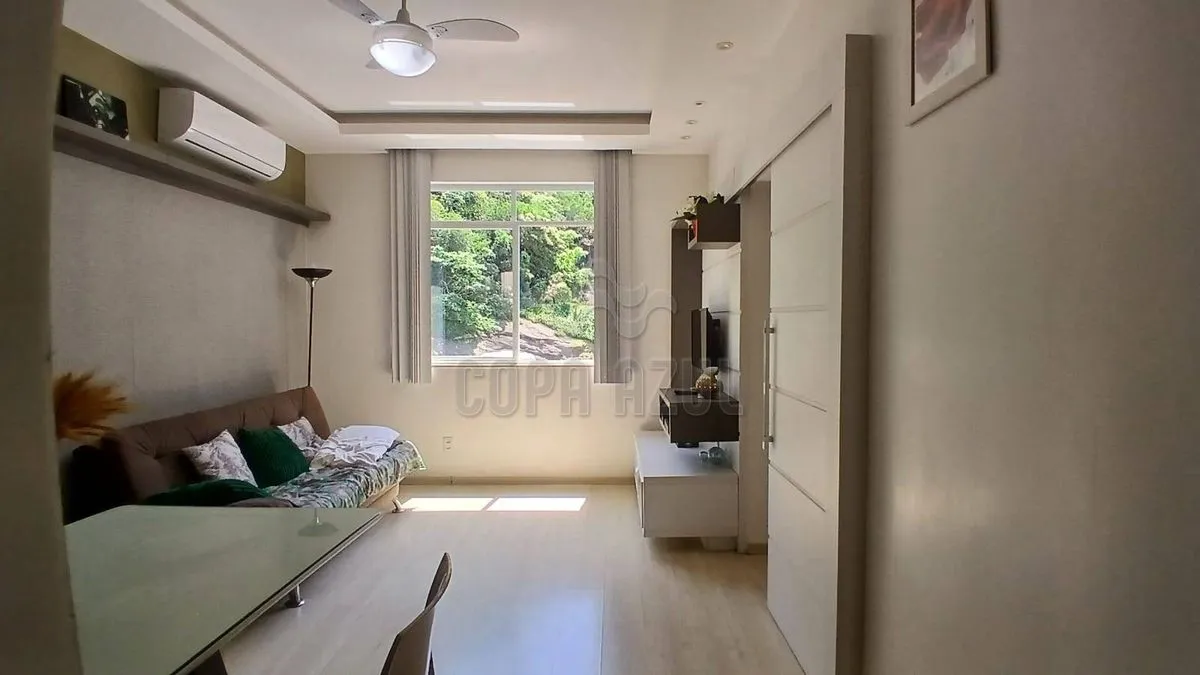 One-bedroom apartment with a mountain view in Rio de Janeiro — photo 10