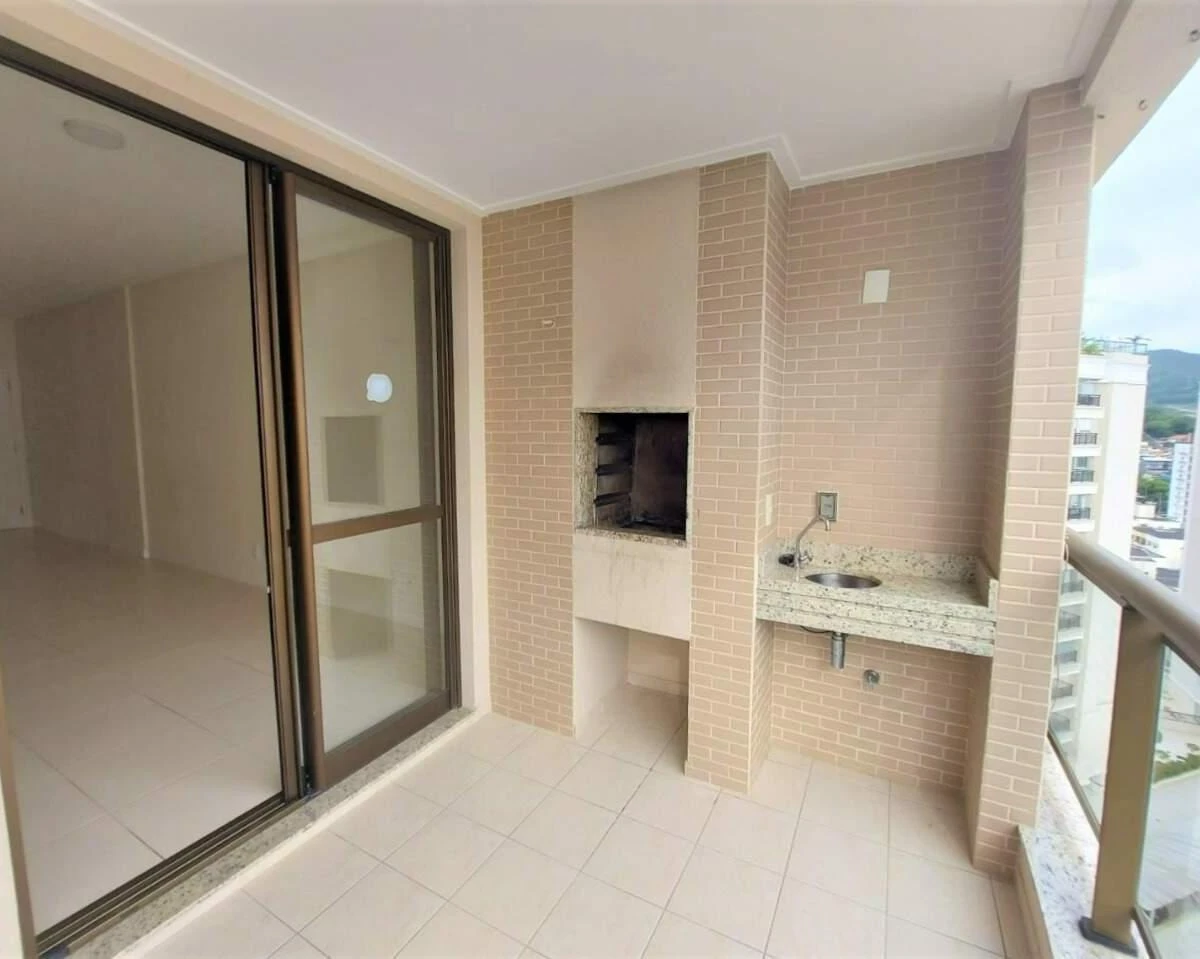 Apartment, 83 m², with a grill on the balcony