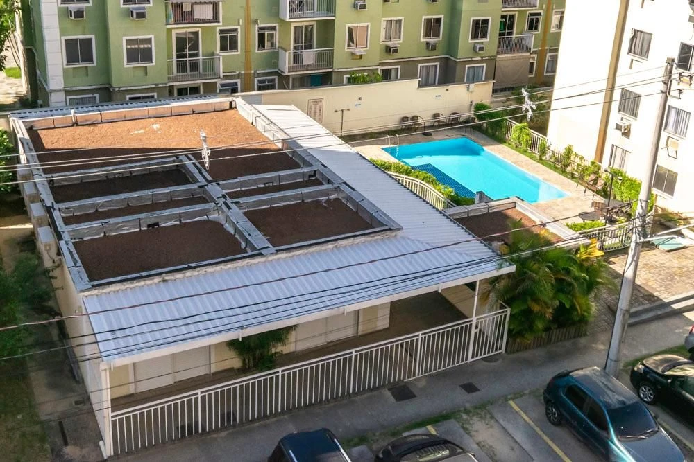 Apartamento de 2 quartos em condomínio com piscina — photo 43
