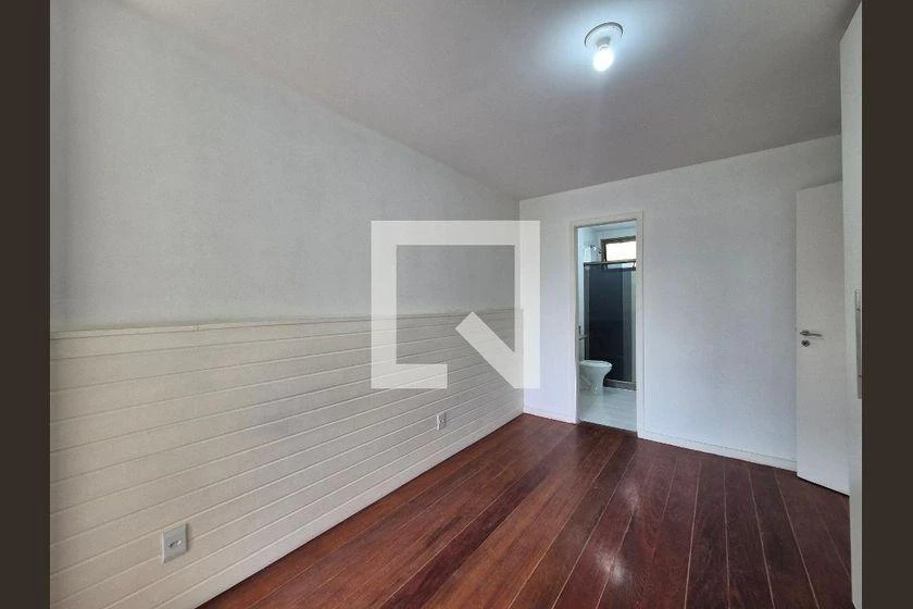 3-bedroom apartment in a building with a pool — photo 29