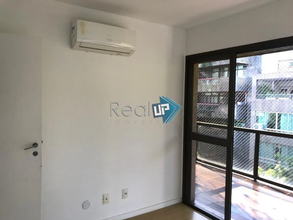 Квартира з 3 спальнями та дерев'яною підлогою або ламінатом — photo 26