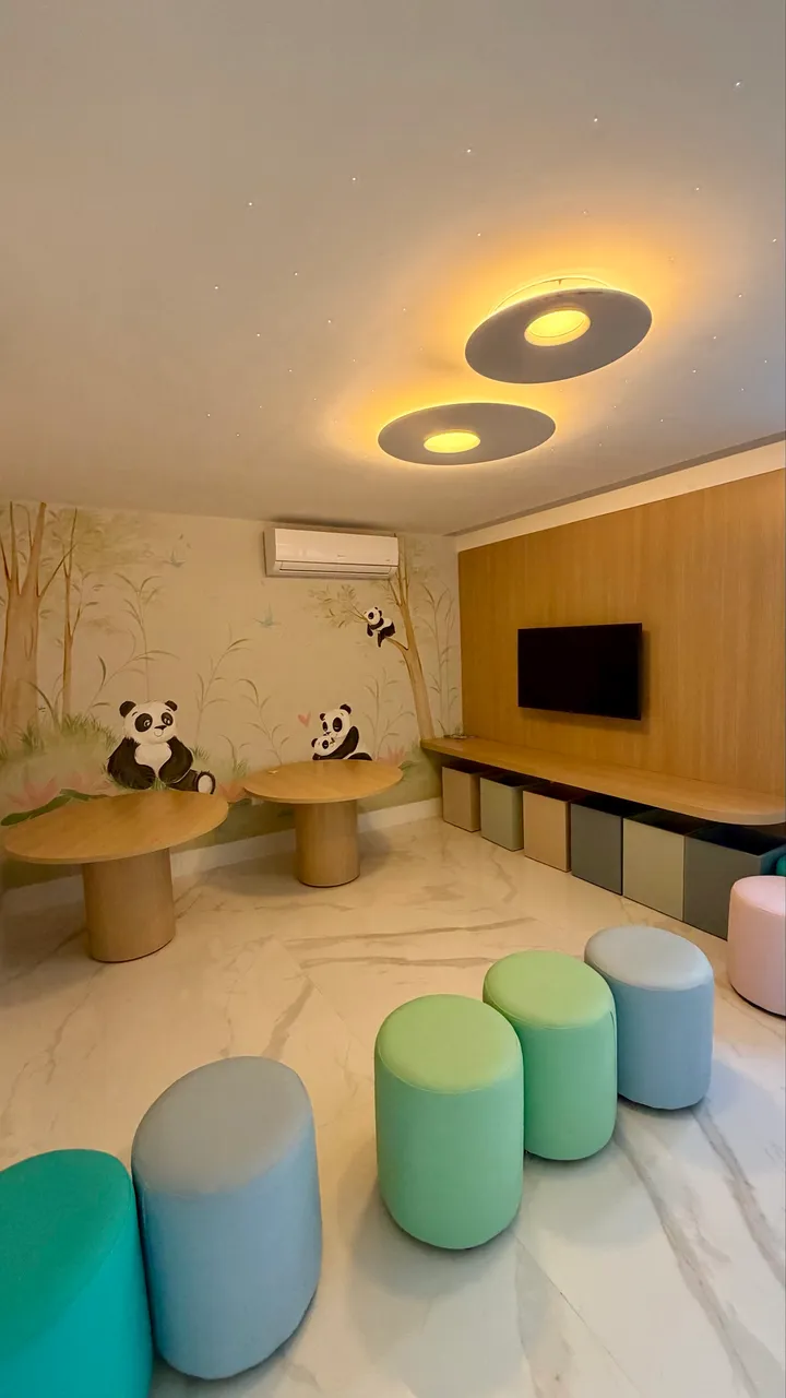 Modern 2-bedroom apartment with open-plan kitchen — photo 16