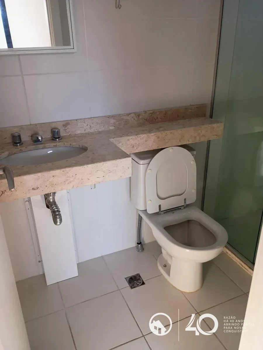 Wood or laminate floors in a 2-bedroom apartment, 70 m² — photo 6