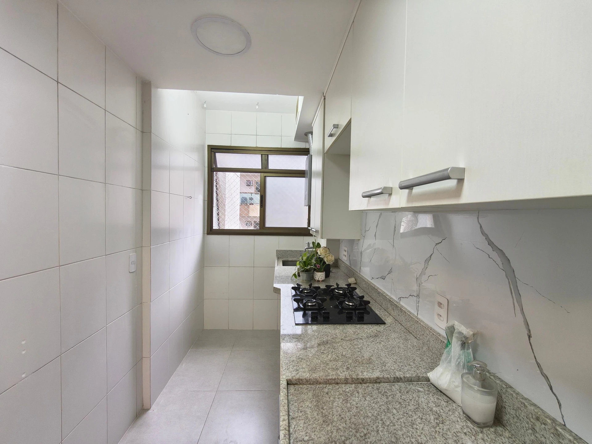 Floor-to-ceiling windows in a 3-bedroom apartment, 140 m² — photo 14