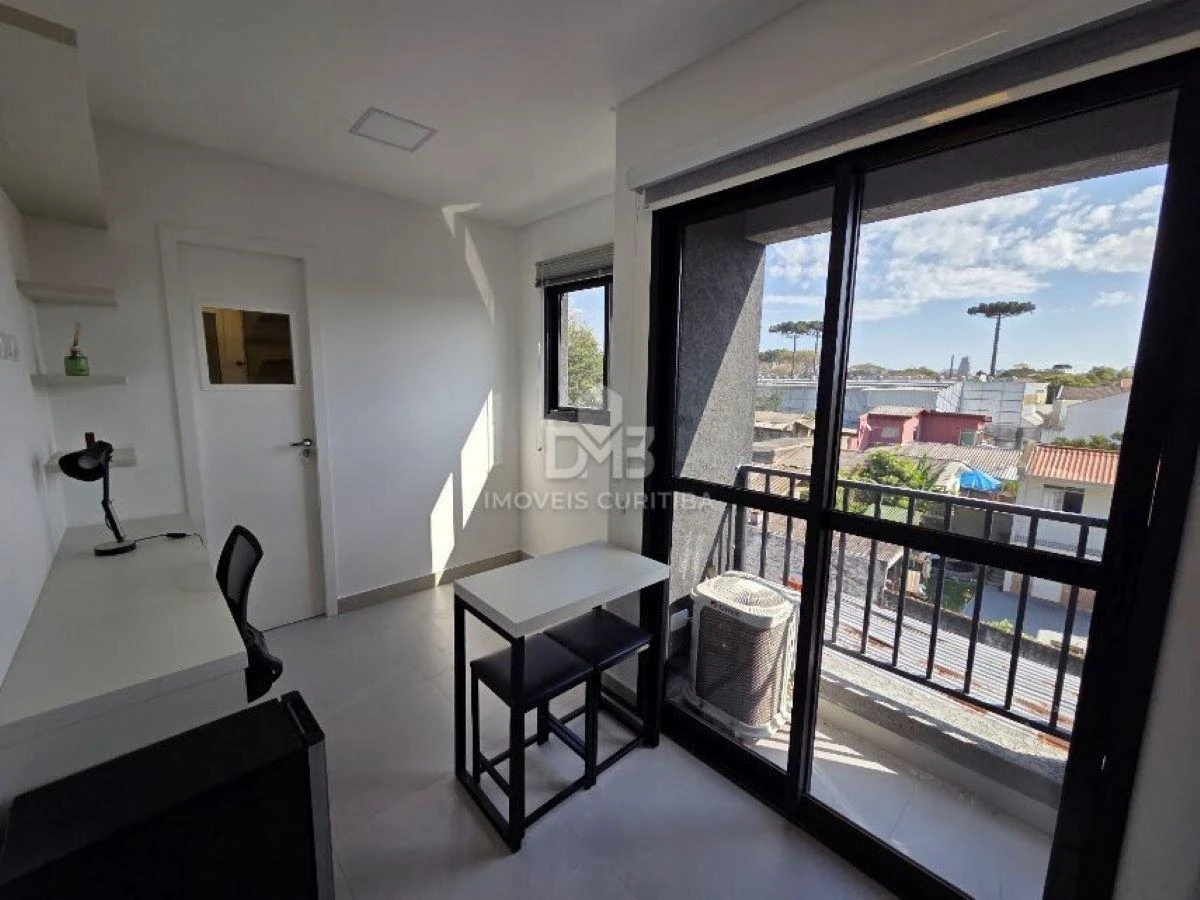 One-bedroom apartment with a home office in Curitiba — photo 4