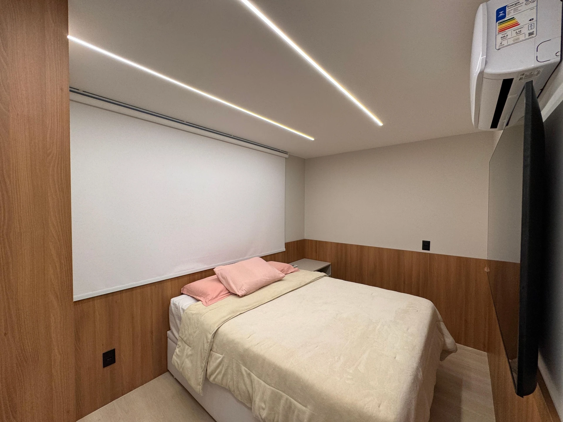 Будинок 280 м² із заскленим балконом та панорамними вікнами — photo 31