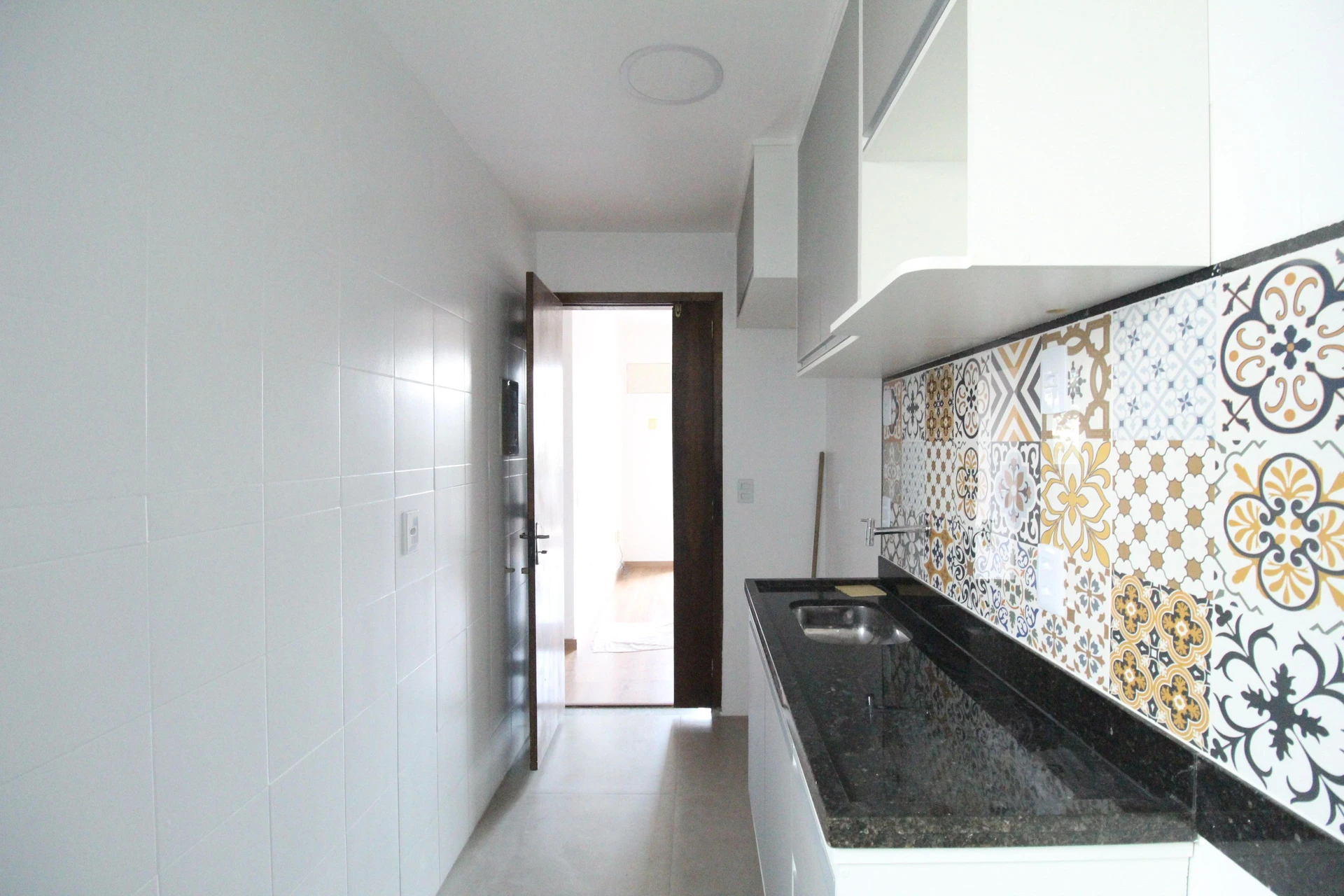 Apartamento sin muebles con 3 dormitorios y jardín privado — photo 5