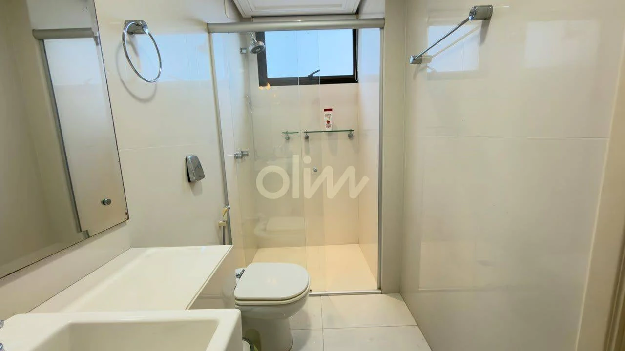 Квартира с 4 спальнями и застеклённым балконом — photo 14