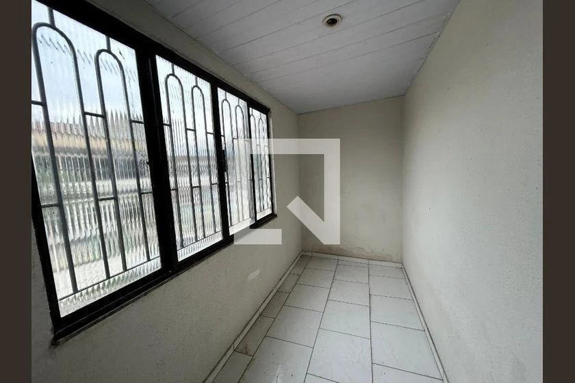 1-bedroom apartment with fitted kitchen and balcony — photo 6
